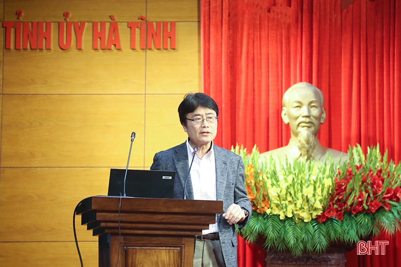 Giáo sư Nhật Bản trao đổi về sản xuất nông nghiệp hữu cơ tại Hà Tĩnh